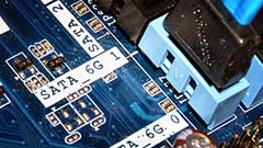 Intel SSD 510, OCZ Vertex 3 e Crucial m4: sfida a 6Gbps