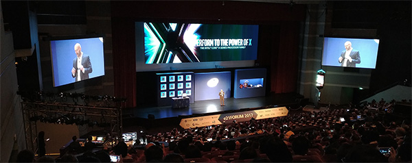 conference_intel_s.jpg (62763 bytes)