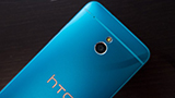 HTC One Max appare in nuove foto, questa volta affiancato da iPhone 5