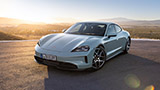 Porsche Taycan 2025, migliora in tutto: più potenza, handling, autonomia e ricarica ultrafast
