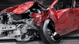 Come i produttori di auto usano la tecnologia per i film per creare auto più sicure