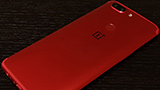 OnePlus 5T arriva in Italia nella variante Lava Red: a partire da 559 euro