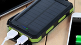 3 caricabatterie portatili con pannelli solari a meno di 25 euro su Amazon