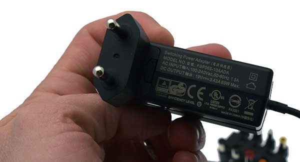 fsp_psu_1.jpg (28735 bytes)