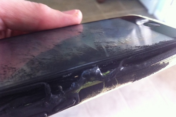 iPhone 5C danneggiato, quattordicenne ferita