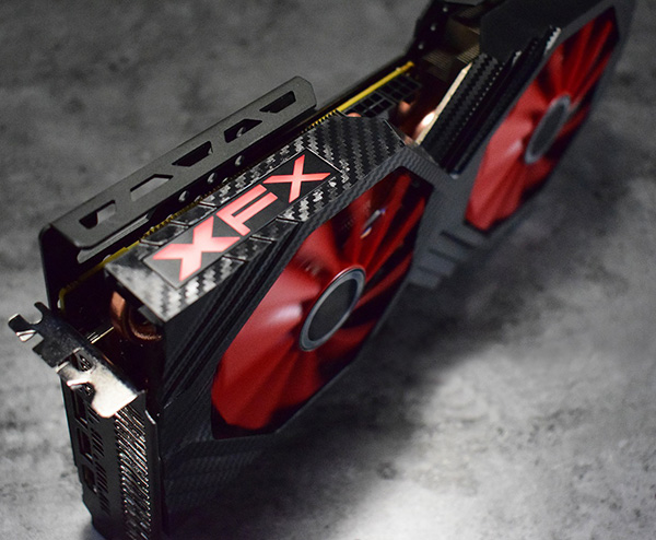 xfx_vega_custom_1.jpg