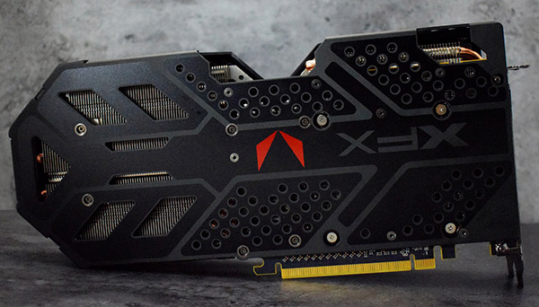 xfx_vega_custom_2.jpg