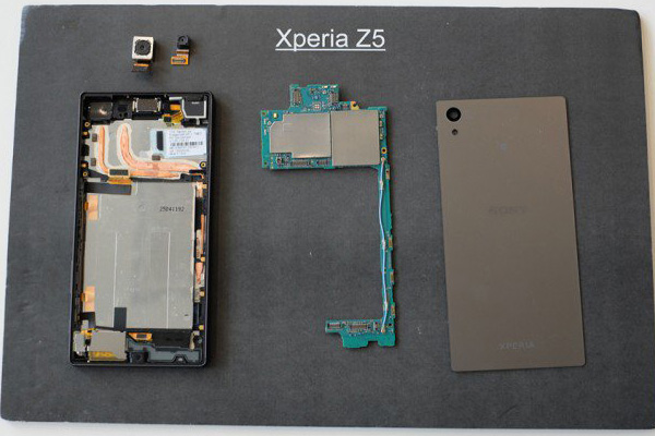 Sony Xperia Z5 teardown