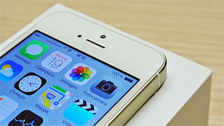 iPhone 5S: lo smartphone Apple si evolve e innova con i 64bit