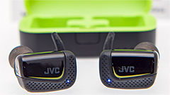JVC AE 'truly wireless': auricolari Bluetooth per lo sport che possono essere aperti o chiusi