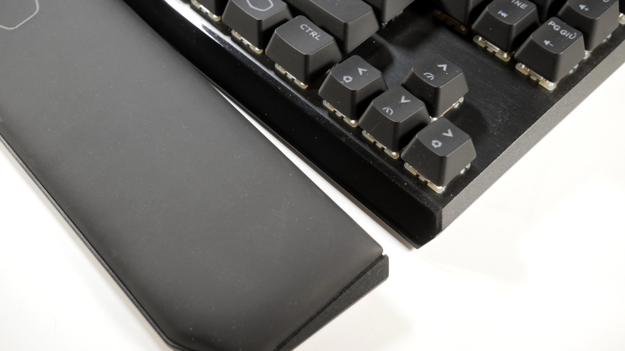 Cooler Master MK730