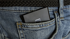 Samsung T7 Touch, SSD portatile veloce e sicuro che sta in un tasca