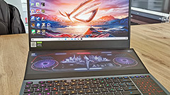 ASUS ROG Zephyrus Duo 15: il notebook gaming con due schermi
