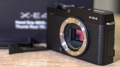 Fujifilm X-E4: la tradizione si rinnova con 26,1 megapixel. Eccola in anteprima