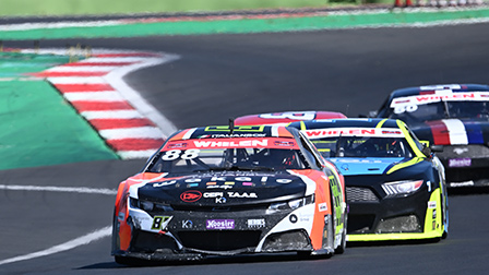 Nikon Z 9 vs. Fujifilm X-H2S: confronto a bordo pista con la NASCAR