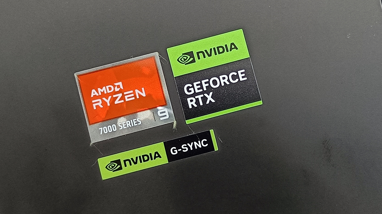 ASUS ROG Strix SCAR 17 (2023) G733, il notebook con Ryzen 9 7945HX e RTX 4090 colpisce nel segno