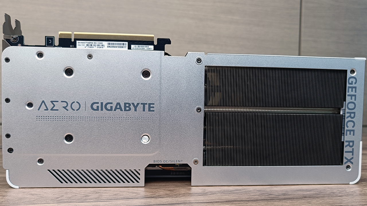 Recensione Gigabyte RTX 4070 Ti AERO OC, una livrea di design per i creator