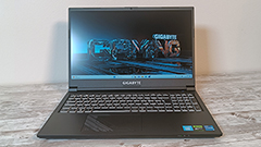 Gigabyte G5 KF, un notebook con RTX 4060 Laptop con luci e ombre