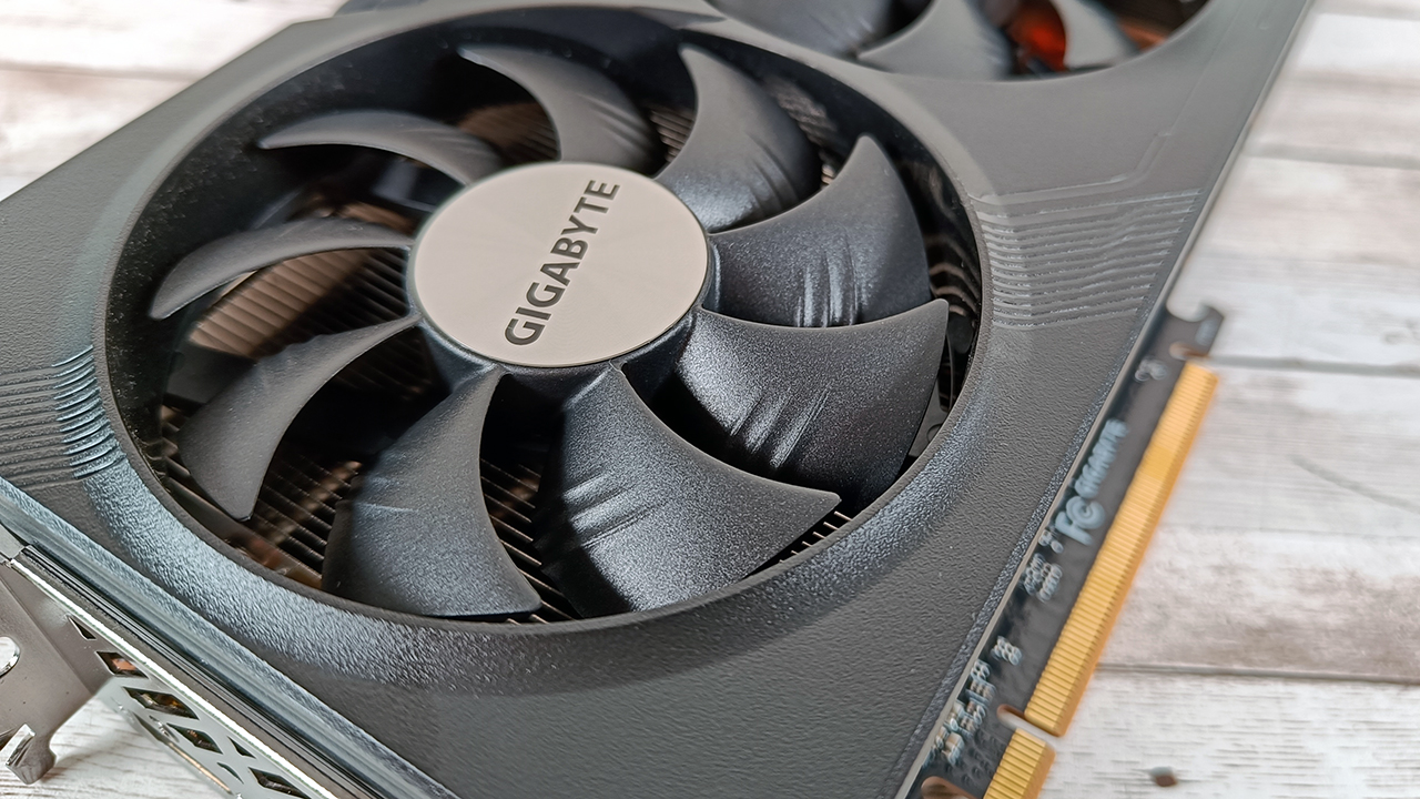 Radeon RX 7800 XT recensione: RDNA 3 per il gaming a 1440p (feat. Gigabyte Gaming OC)