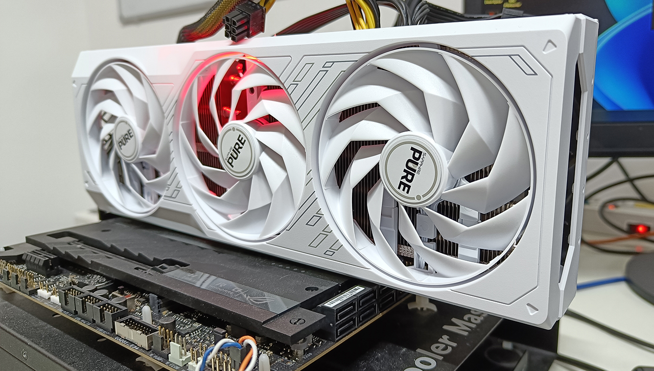 Radeon RX 7700 XT recensione, provata la custom Sapphire PURE