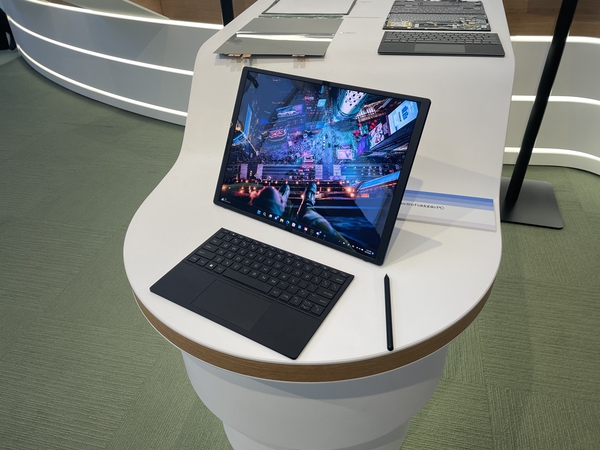 HP Spectre Fold