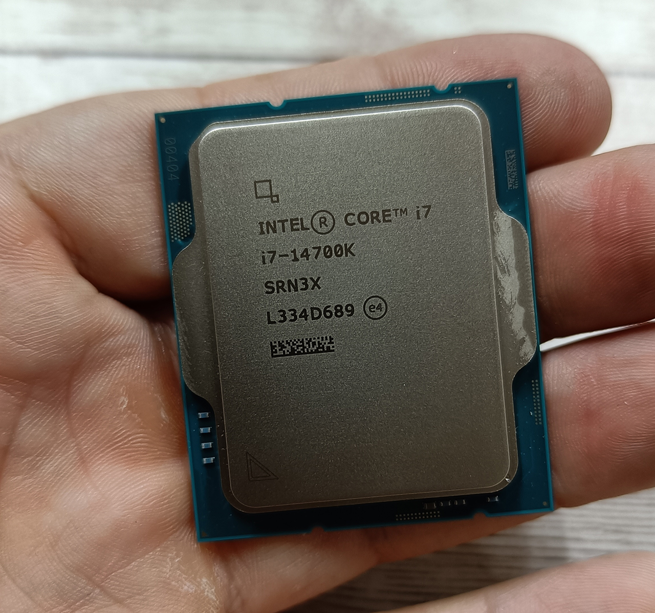 Intel Core i7-14700K contro 13700K: quanta differenza fanno 4 E
