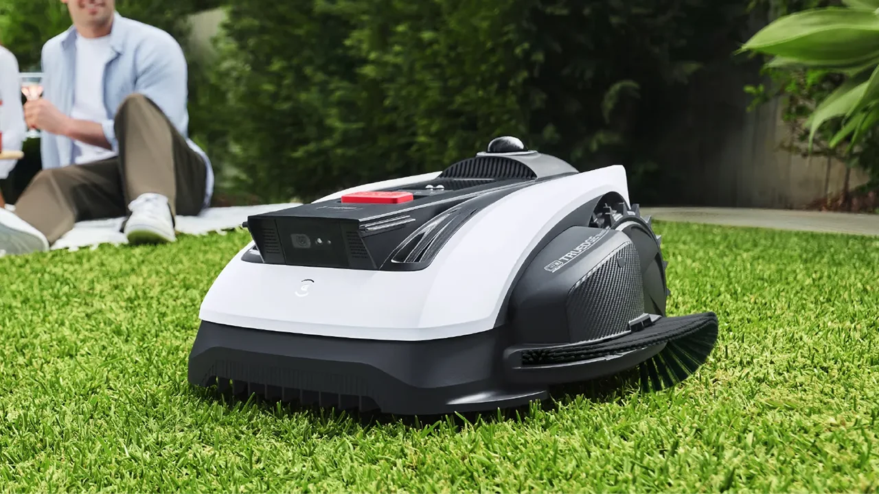 Ecovacs Goat O1200 LiDAR Pro: la prova del robot tagliaerba con tagliabordi integrato