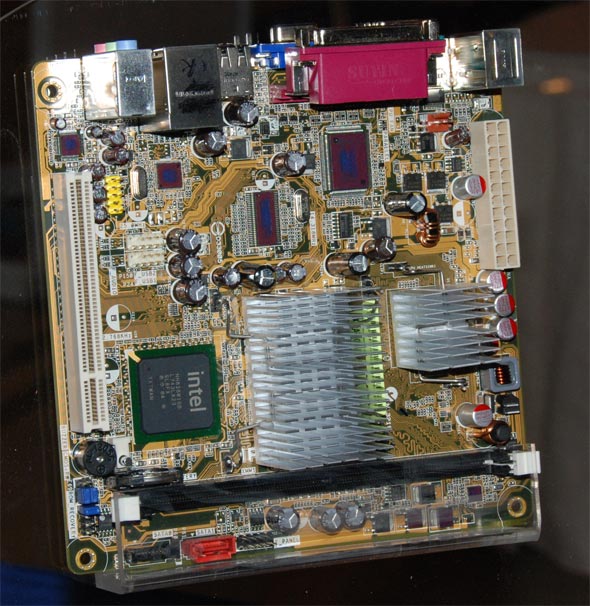 board_atom_1.jpg (94991 bytes)