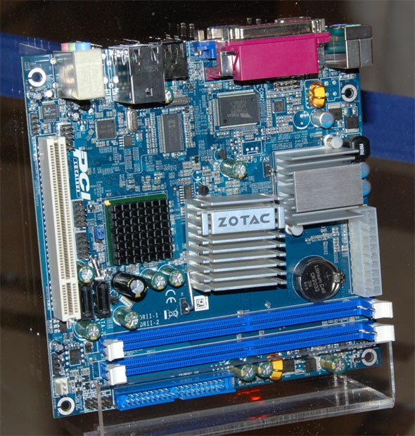 board_atom_2.jpg (104549 bytes)