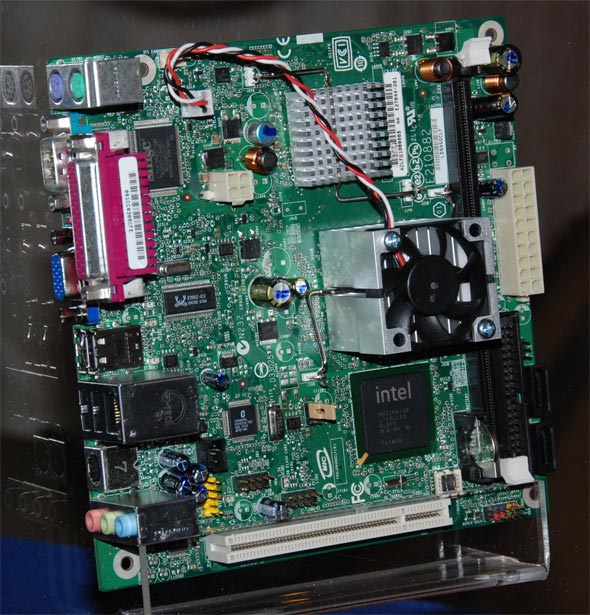 board_atom_3.jpg (98253 bytes)