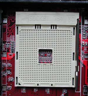 socket_754_s.jpg (23119 bytes)