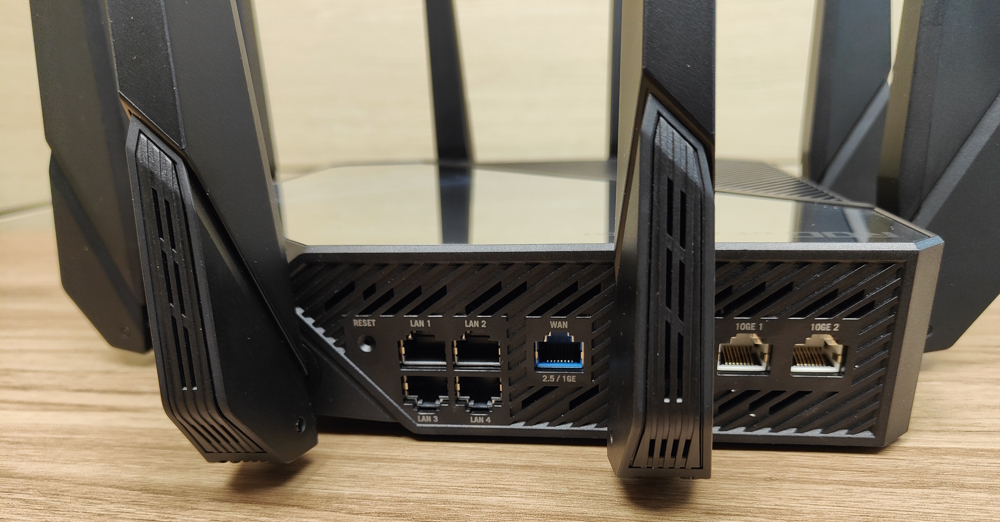 ASUS ROG Rapture GT-AXE16000