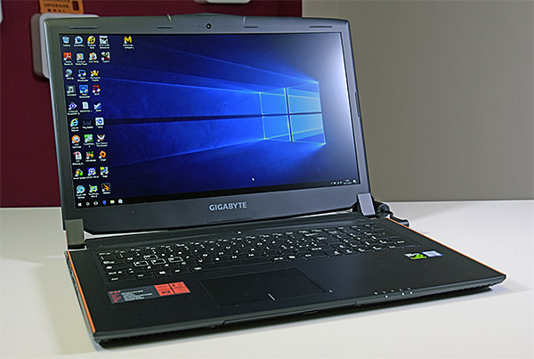 notebook_1.jpg (62139 bytes)