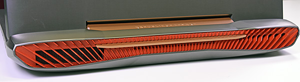 back.jpg (45625 bytes)