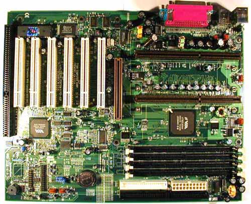 tyan_scheda.jpg (60082 byte)
