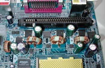 gigabyte_scheda_4_s.jpg (24004 bytes)