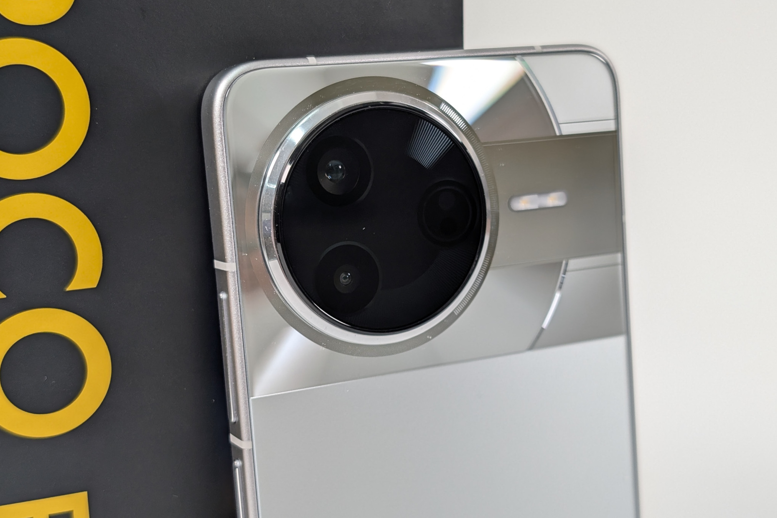 POCO F7 Pro