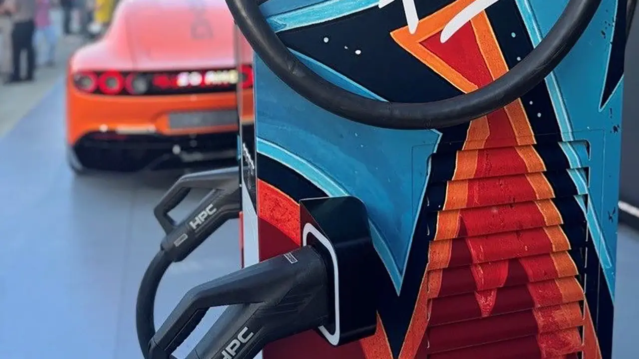 Altro che cinesi, la super ricarica per auto elettriche è italiana, grazie ad Alpitronic