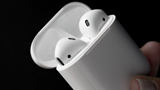 AirPods, Tim Cook dichiara il loro arrivo tra poche settimane