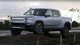 Rivian è finalmente pronta per l'Europa, con una rete di vendita, assistenza e ricambi  