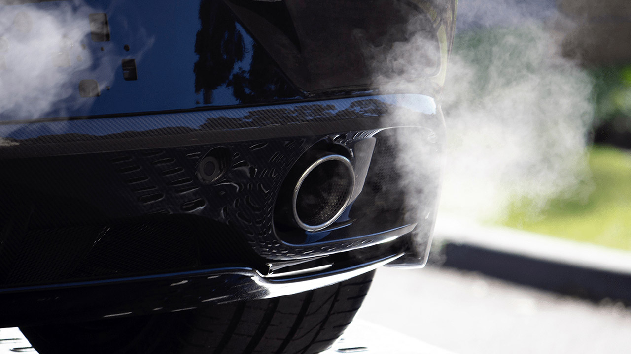 Contro dietrofront: no carburanti sintetici, il Parlamento EU conferma il ban dei motori endotermici nel 2035
