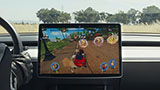 Tesla e videogiochi alla guida, la funzionalit&agrave; &egrave; sotto indagine dall'ente per la sicurezza stradale