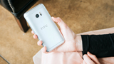 HTC Bolt ufficiale, impermeabile e senza jack da 3,5mm