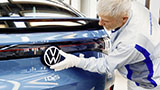 Ucraina e automotive: Volkswagen e Volvo annullano consegne in Russia, ma le fabbriche sono costrette a fermarsi