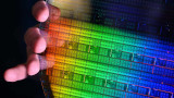 Intel taglia stipendi e bonus. Il compenso base del CEO Pat Gelsinger scende del 25%