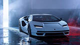 Lamborghini si prepara all'elettrico ma senza fretta