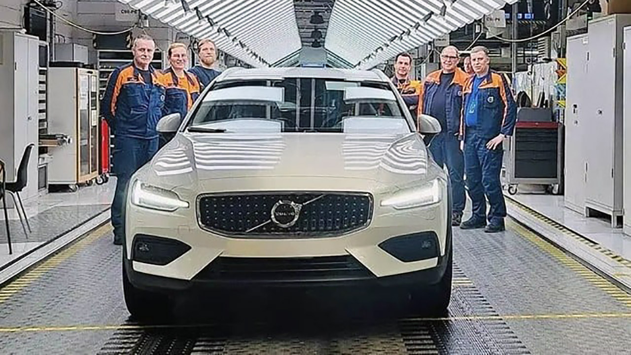 Volvo dice adiós al motor diésel y produce su último coche diésel