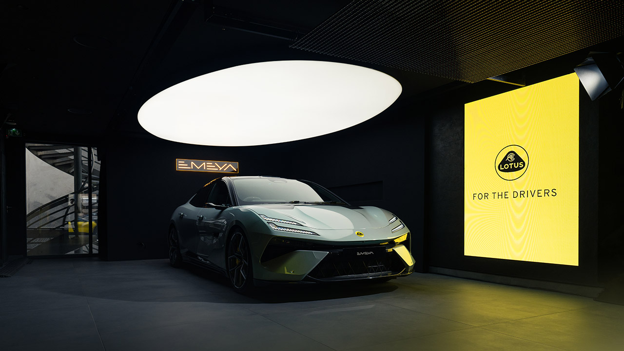 Lotus inaugura il nuovo flagship store d …