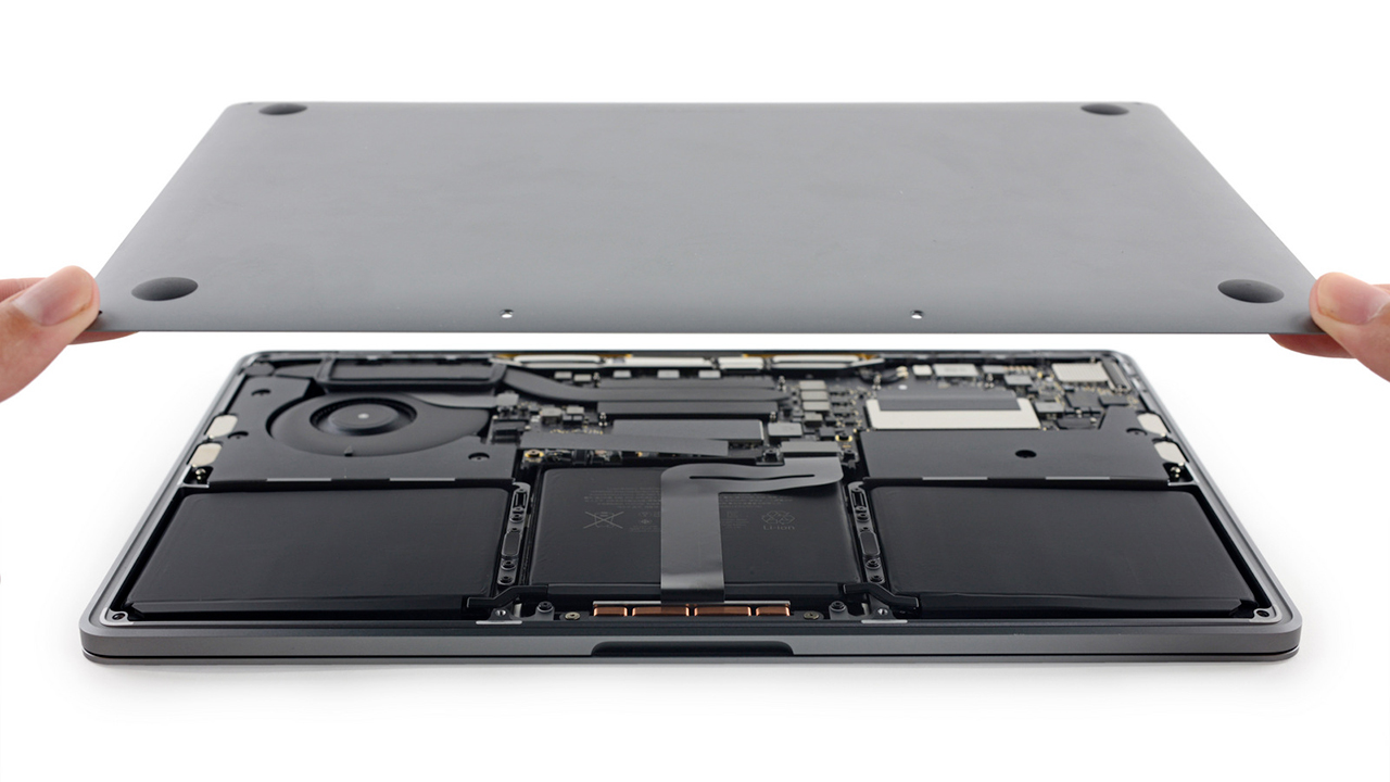 Apple: aumentare la memoria RAM avrebbe pregiudicato lo spazio per la batteria del MacBook Pro