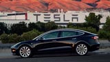 Tesla annuncia D1, il chip custom per le reti neurali dell'autopilot